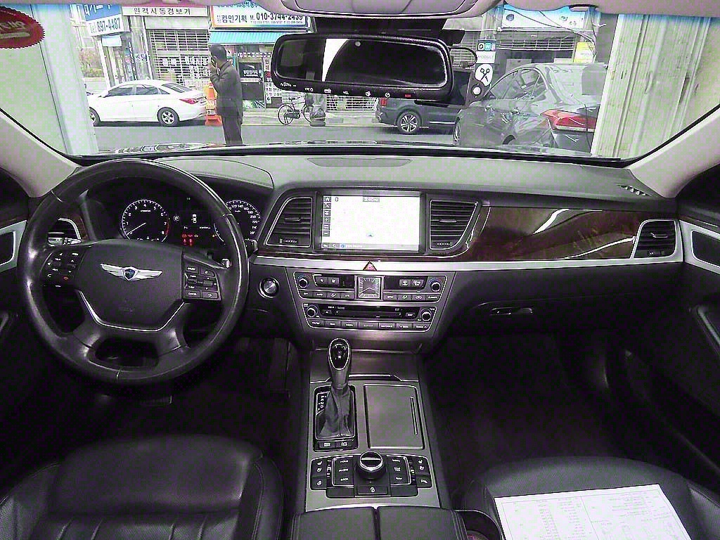 HYUNDAI Genesis - Vista 7