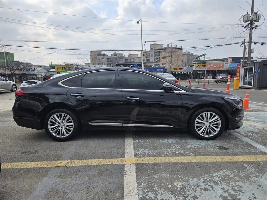 HYUNDAI Aslan - Vista 7