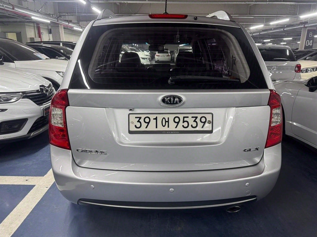 KIA Carens - Vista 5