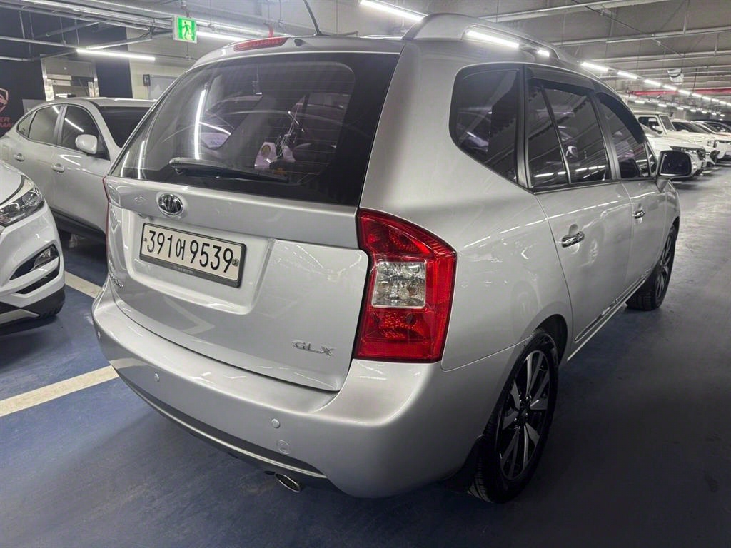 KIA Carens - Vista 4