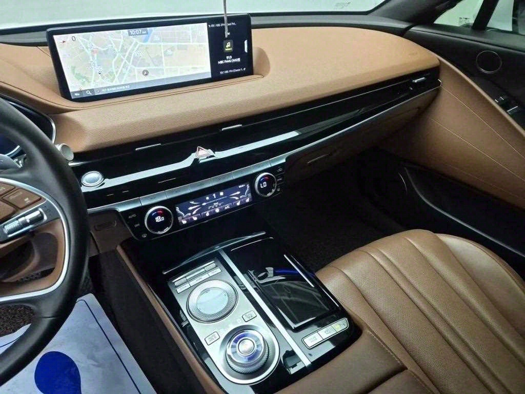 Genesis G80 - Vista 10