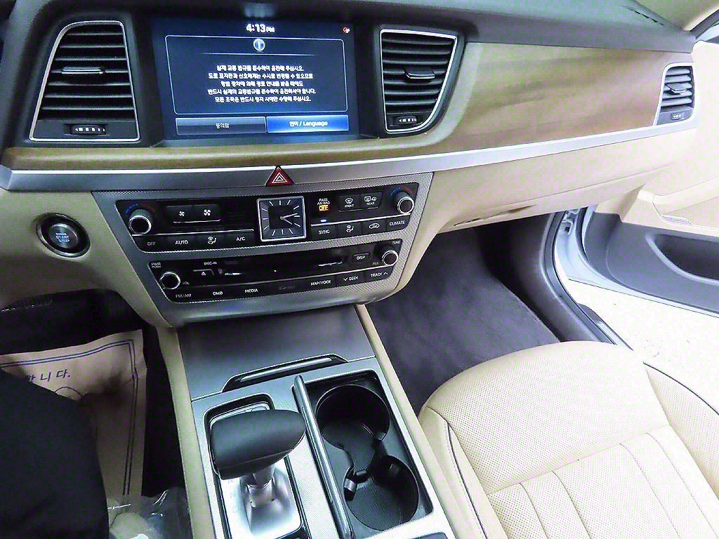 Genesis G80 2017 Blanco - Importación desde Corea - HF Imports Iquique - Foto 7