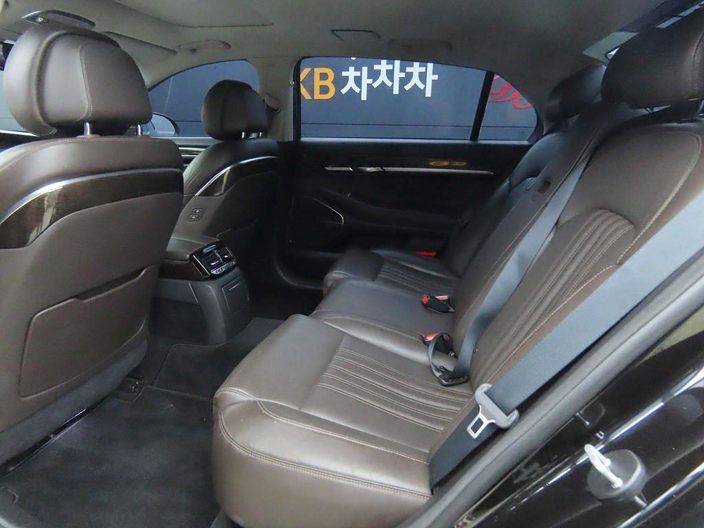 Genesis EQ900 - Vista 6