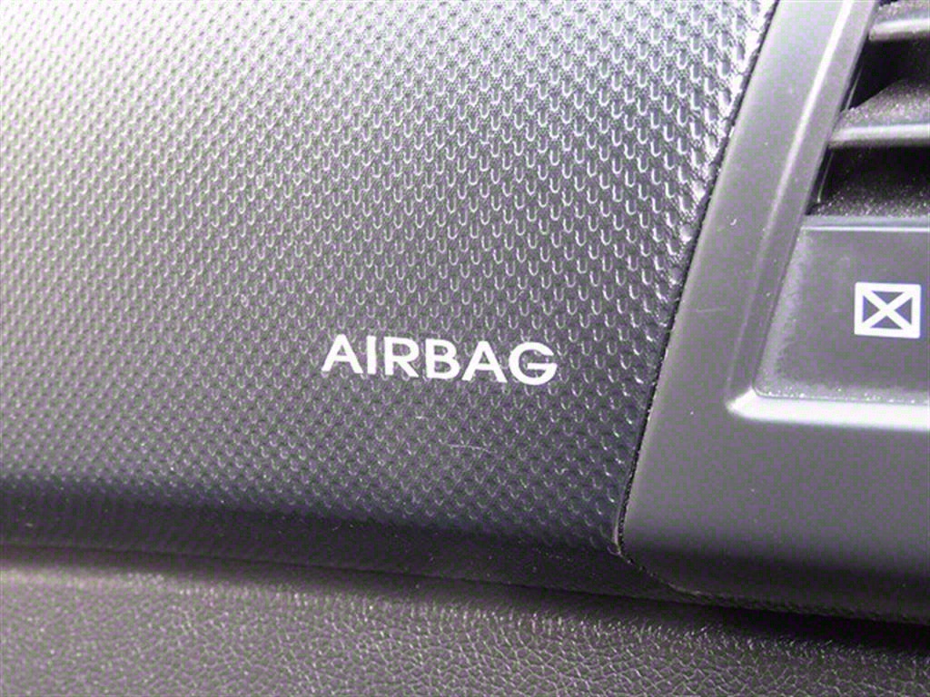 HYUNDAI Accent - Vista 12