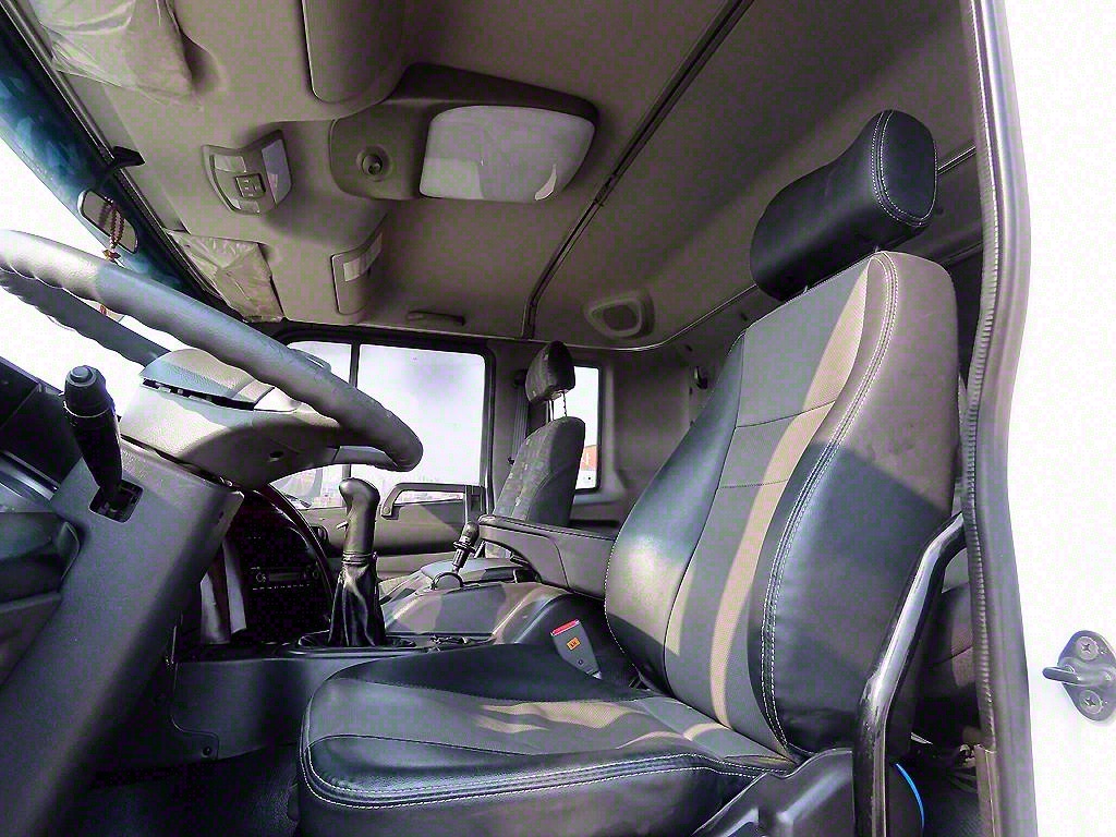 medium and large cargo truck - Vista 8