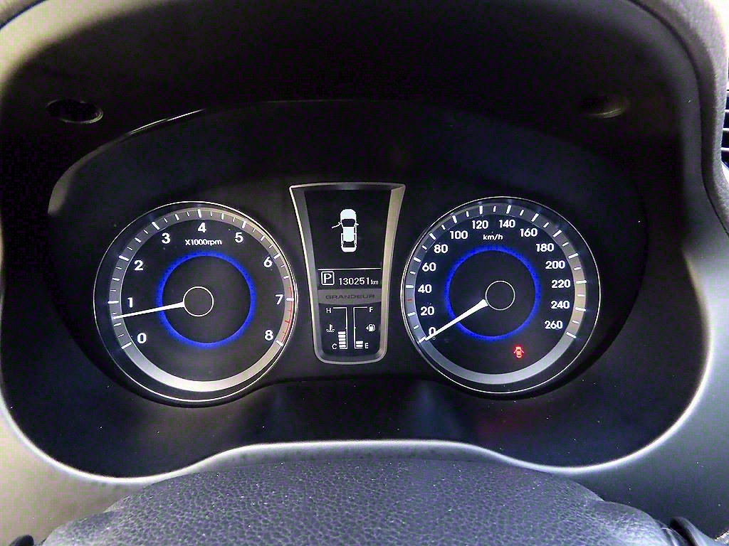 HYUNDAI Grandeur - Vista 9