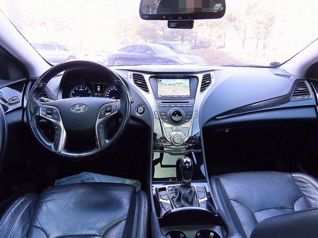 HYUNDAI Grandeur - Vista 7