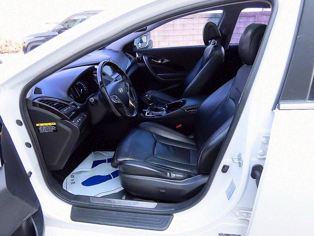 HYUNDAI Grandeur - Vista 5