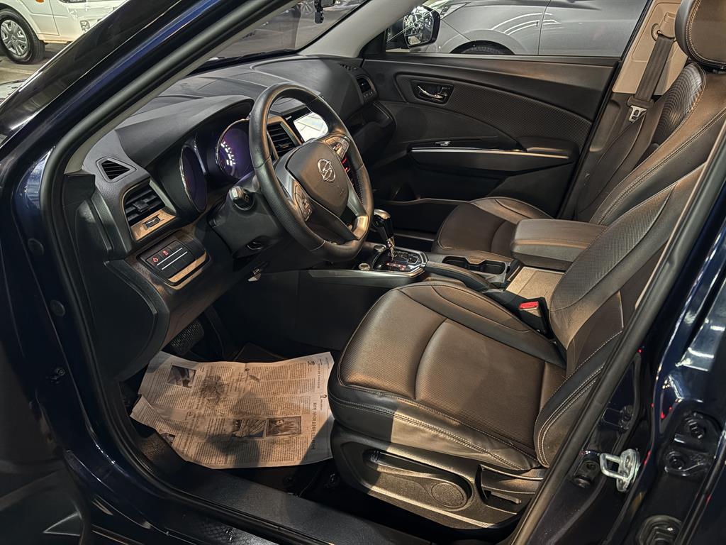 Ssangyong Tivoli - Vista 4