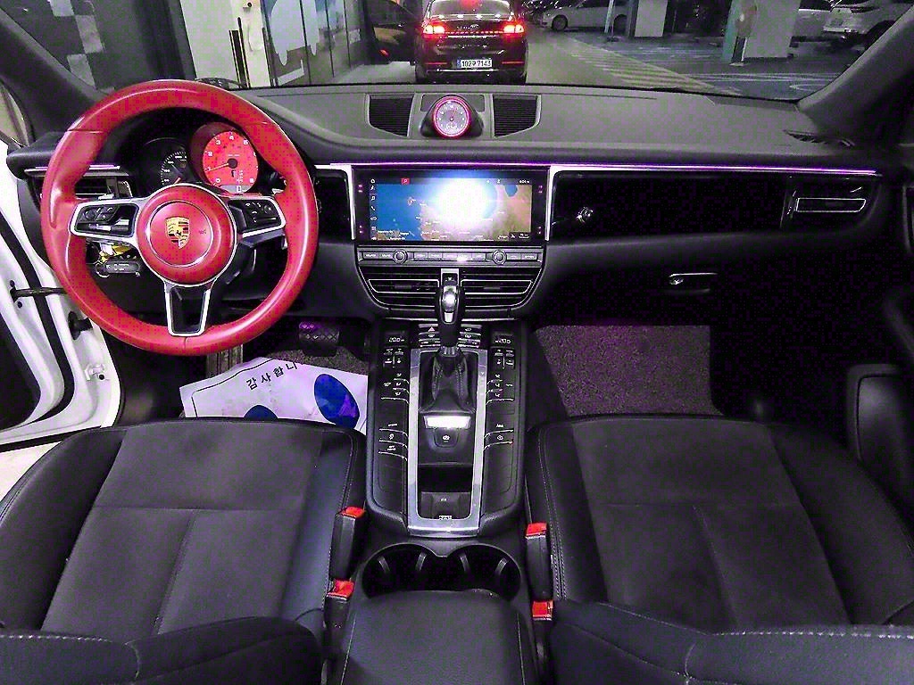 Porsche Macan - Vista 10