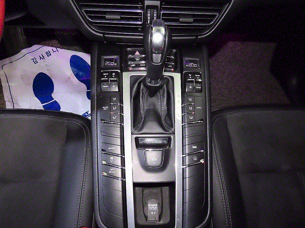 Porsche Macan - Vista 12