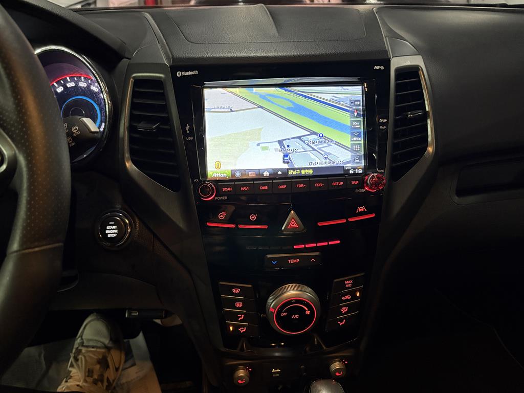 Ssangyong Tivoli - Vista 9