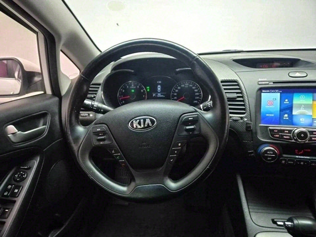 KIA K3 - Vista 9