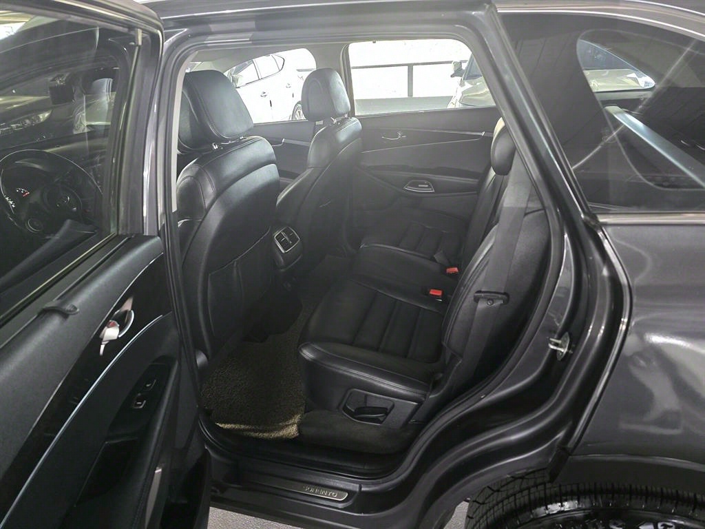 KIA Sorento - Vista 10