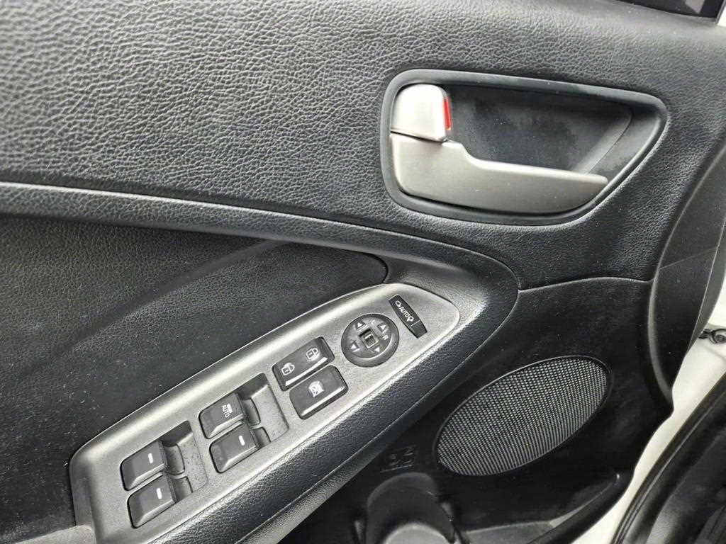 KIA K3 2013 Blanco - Importación desde Corea - HF Imports Iquique - Foto 15