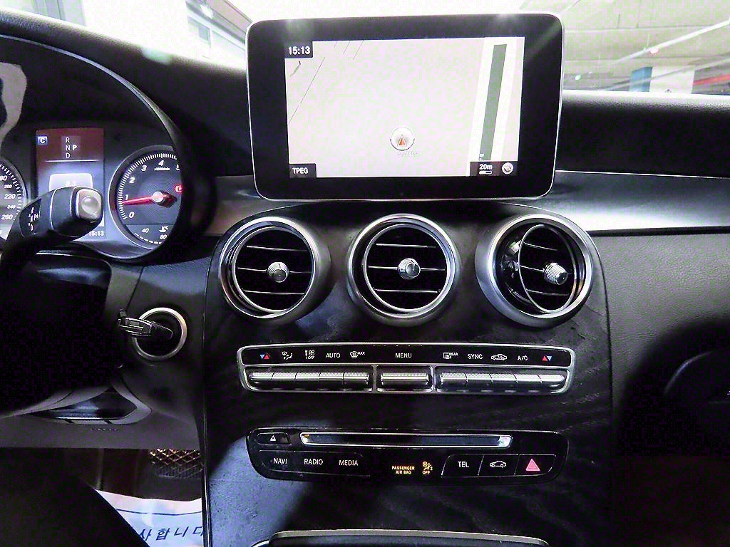 Mercedes Benz GLC Class - Vista 11