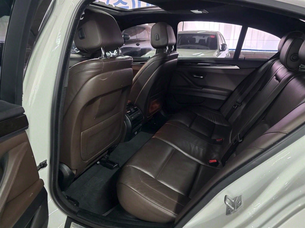 BMW 5 Series - Vista 11