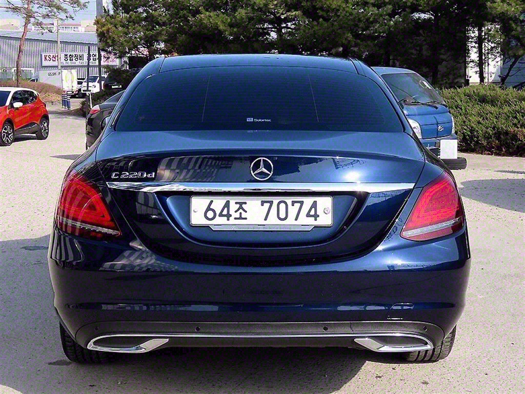 Mercedes Benz C Class - Vista 4