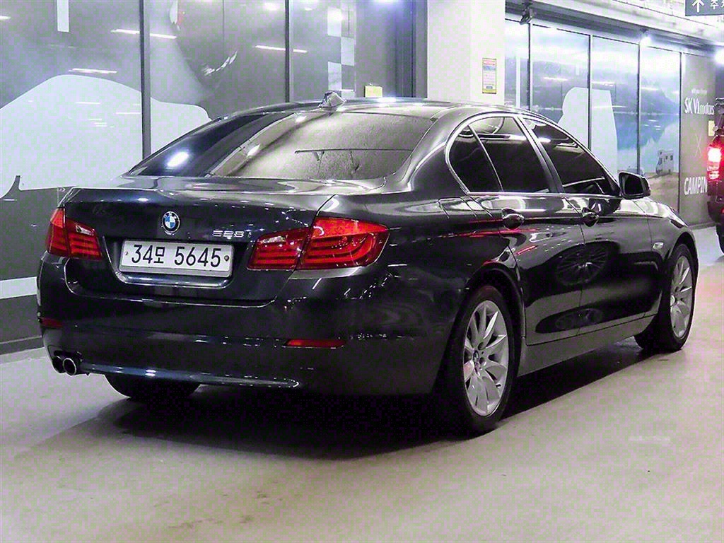 BMW 5 Series - Vista 4