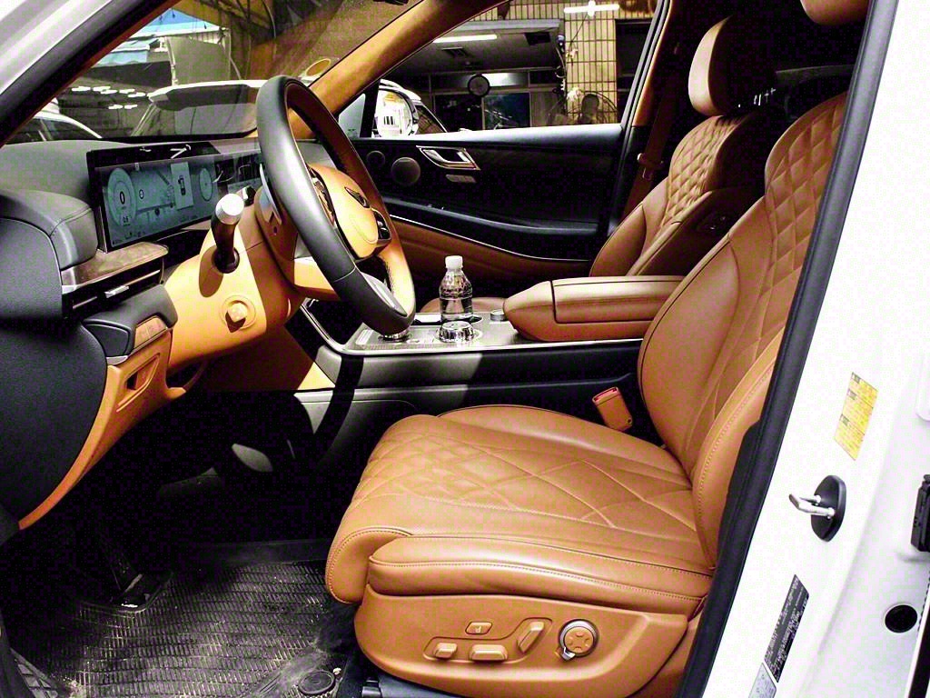 Genesis GV80 - Vista 9