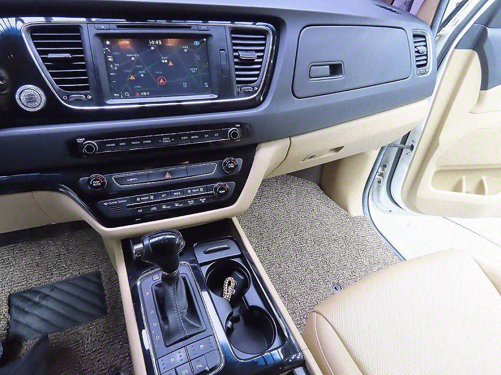 KIA Carnival 2016 Blanco - Importación desde Corea - HF Imports Iquique - Foto 7