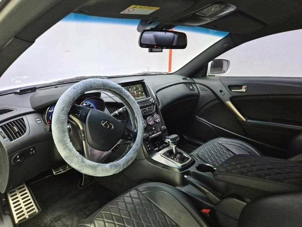 HYUNDAI Genesis - Vista 7