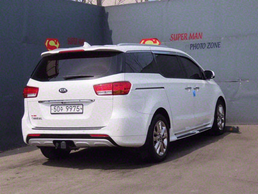 KIA Carnival - Vista 7