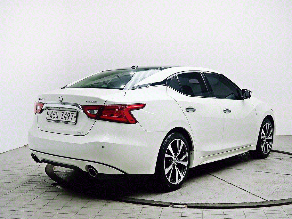 Nissan Maxima - Vista 7