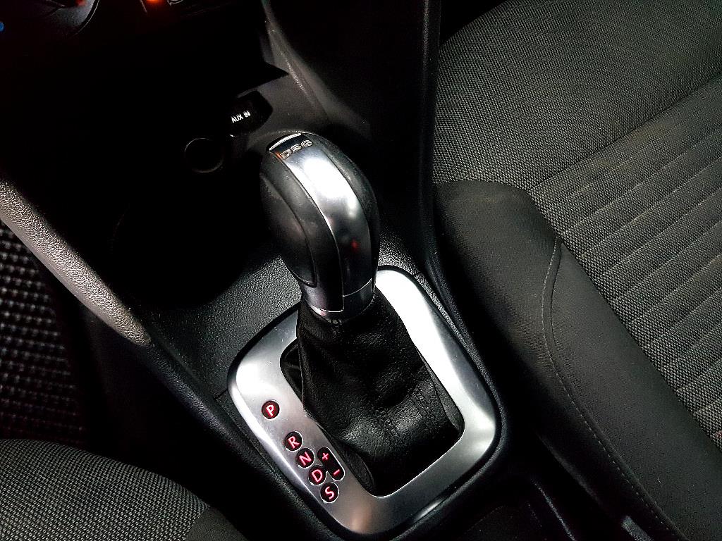 Volkswagen polo 2013 Plateado - Importación desde Corea - HF Imports Iquique - Foto 13