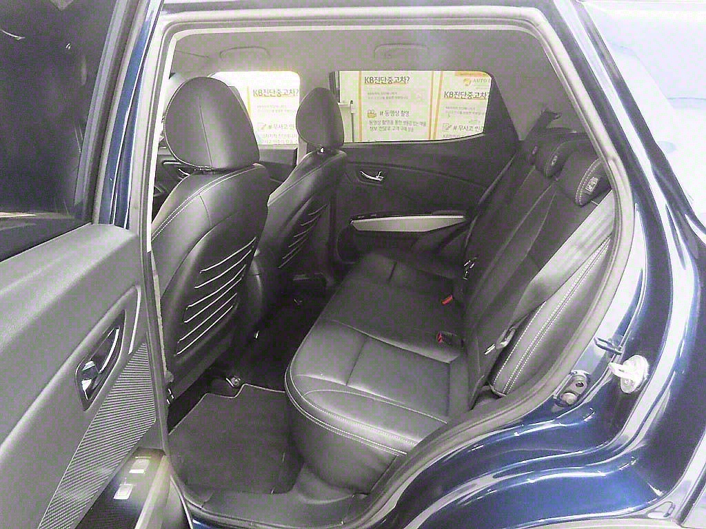 Ssangyong Tivoli - Vista 6