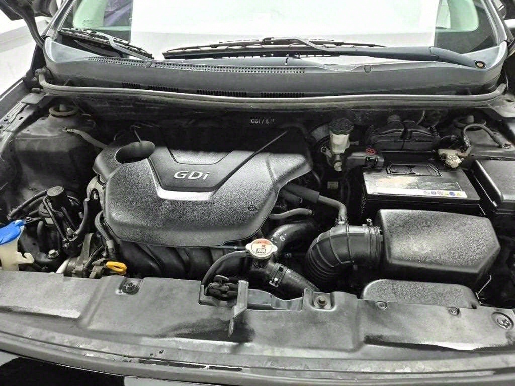 HYUNDAI Accent - Vista 5