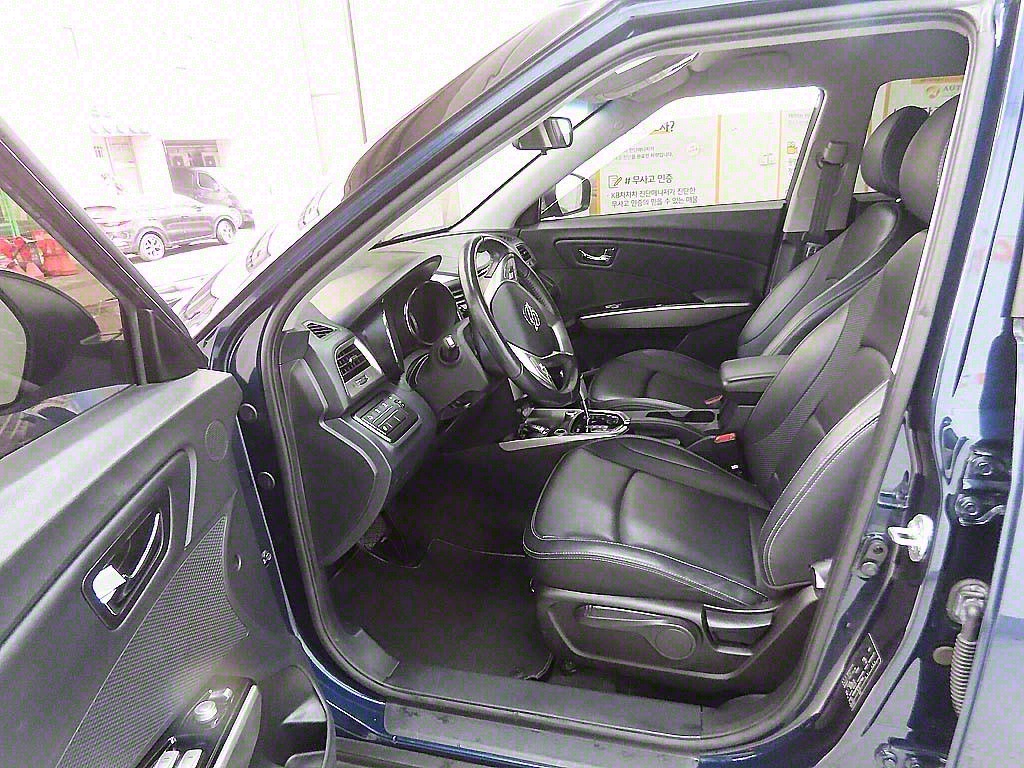 Ssangyong Tivoli - Vista 5