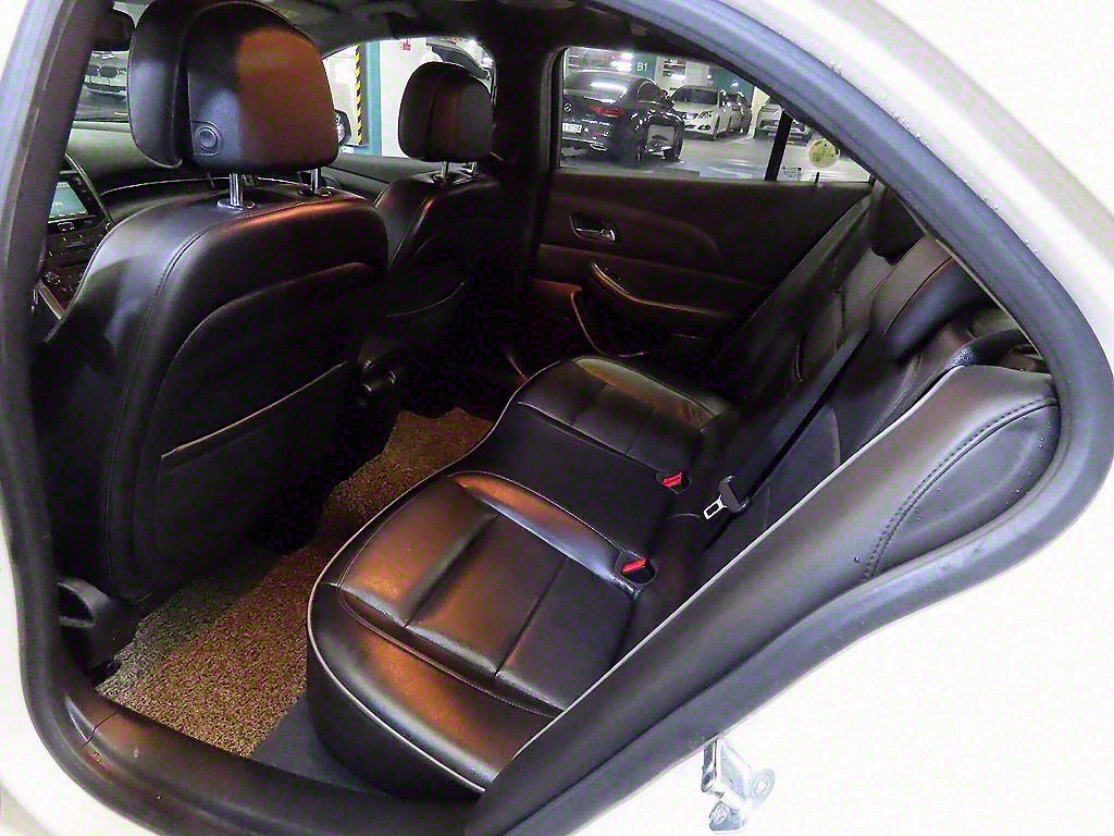 Chevrolet Malibu - Vista 7