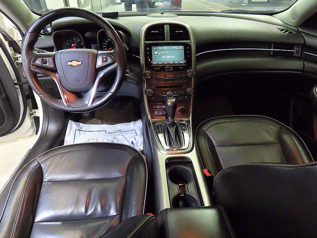 Chevrolet Malibu - Vista 10