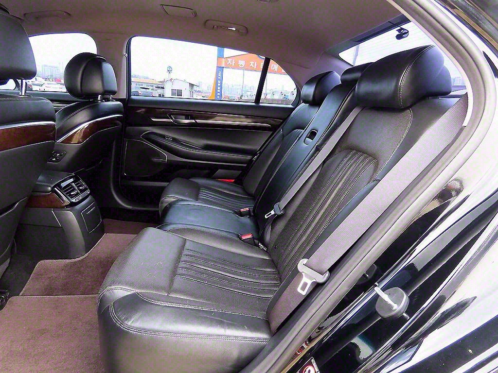 Genesis EQ900 - Vista 6