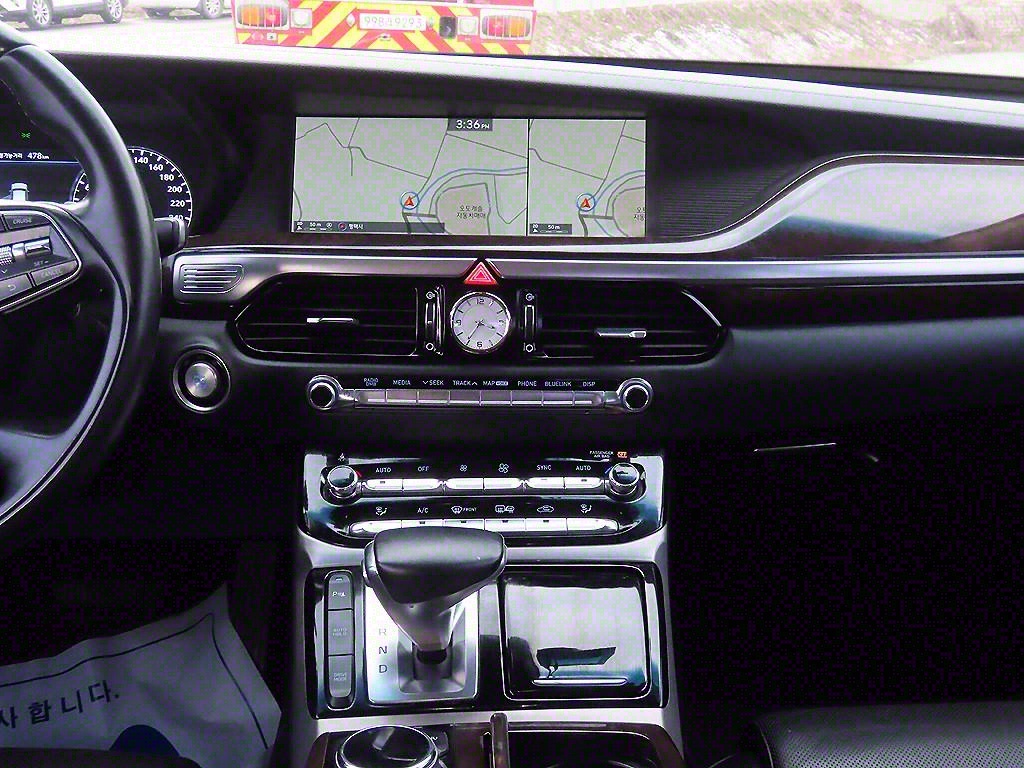 Genesis EQ900 - Vista 10