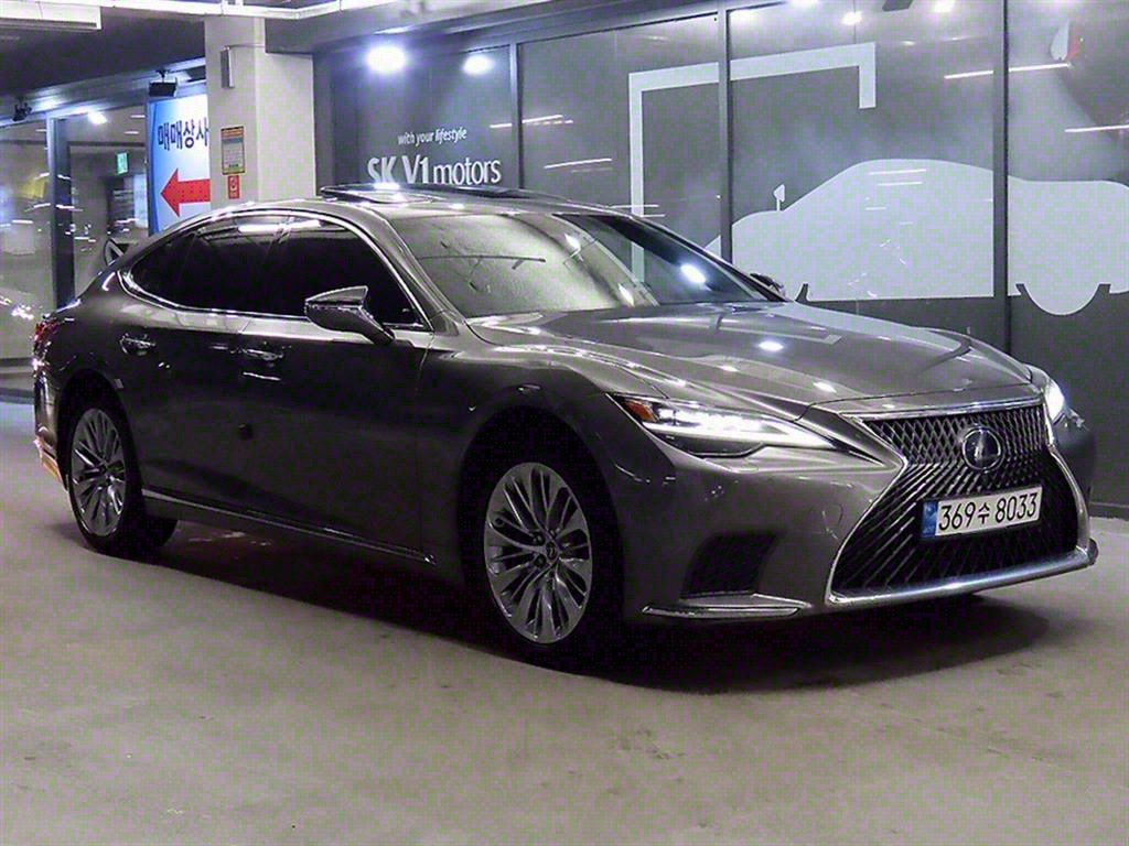 Lexus LS