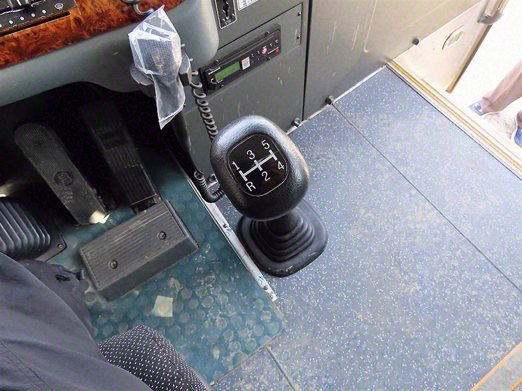 medium and large bus Medium Daewoo Bus - Vista 12