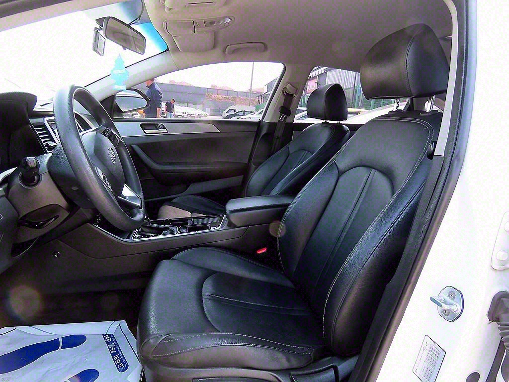 HYUNDAI Sonata - Vista 5