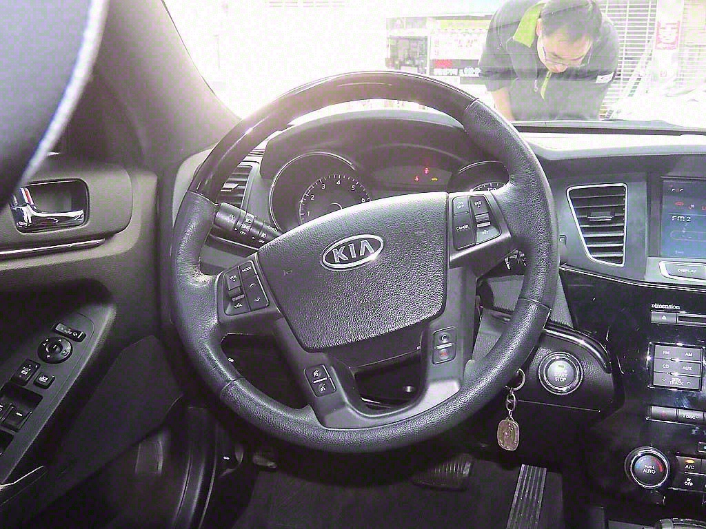 KIA K7 2011 Negro - Importación desde Corea - HF Imports Iquique - Foto 18