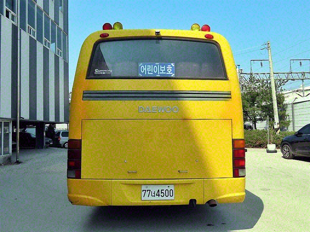 medium and large bus Medium Daewoo Bus - Vista 4