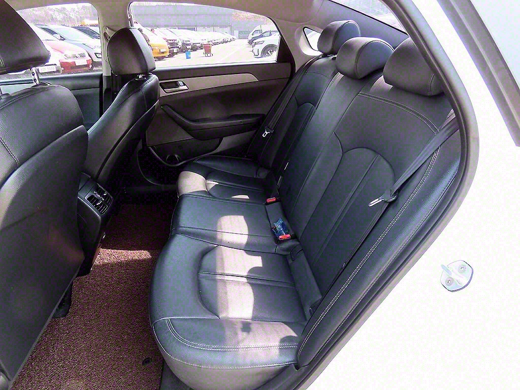 HYUNDAI Sonata - Vista 6