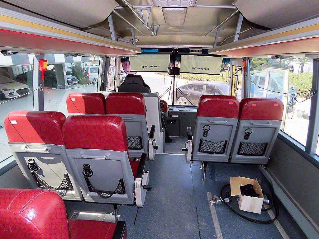 medium and large bus Medium Daewoo Bus - Vista 8