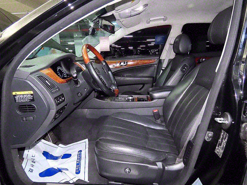 HYUNDAI Equus - Vista 6