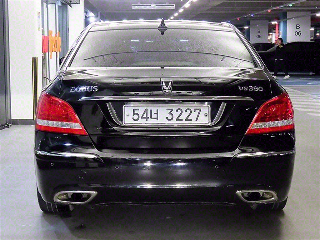 HYUNDAI Equus - Vista 5