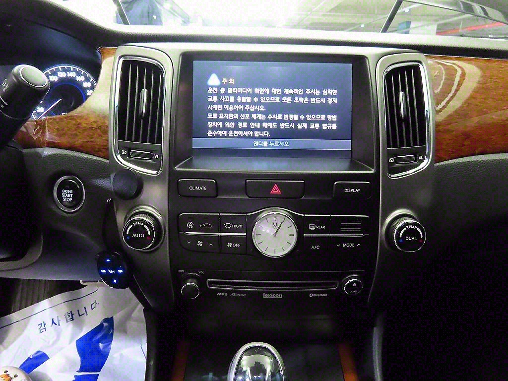 HYUNDAI Equus - Vista 11