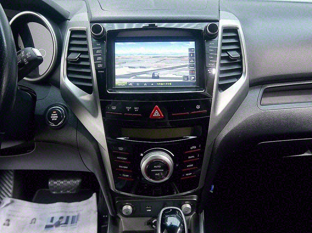 Ssangyong Tivoli 2015 Blanco - Importación desde Corea - HF Imports Iquique - Foto 9