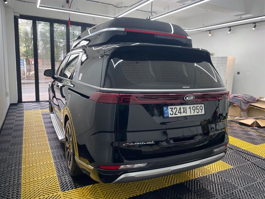 KIA Carnival - Vista 5