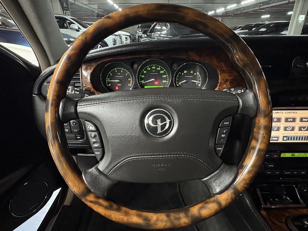 Jaguar Daimler - Vista 11