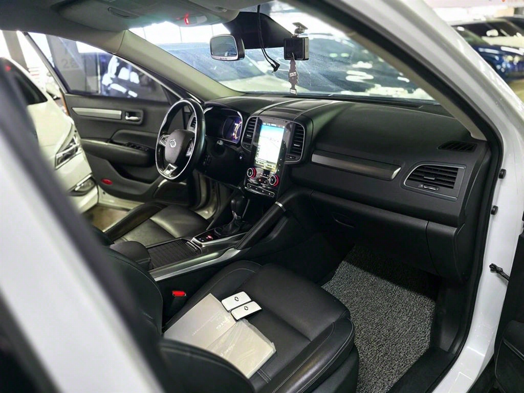 SAMSUNG QM6 - Vista 8